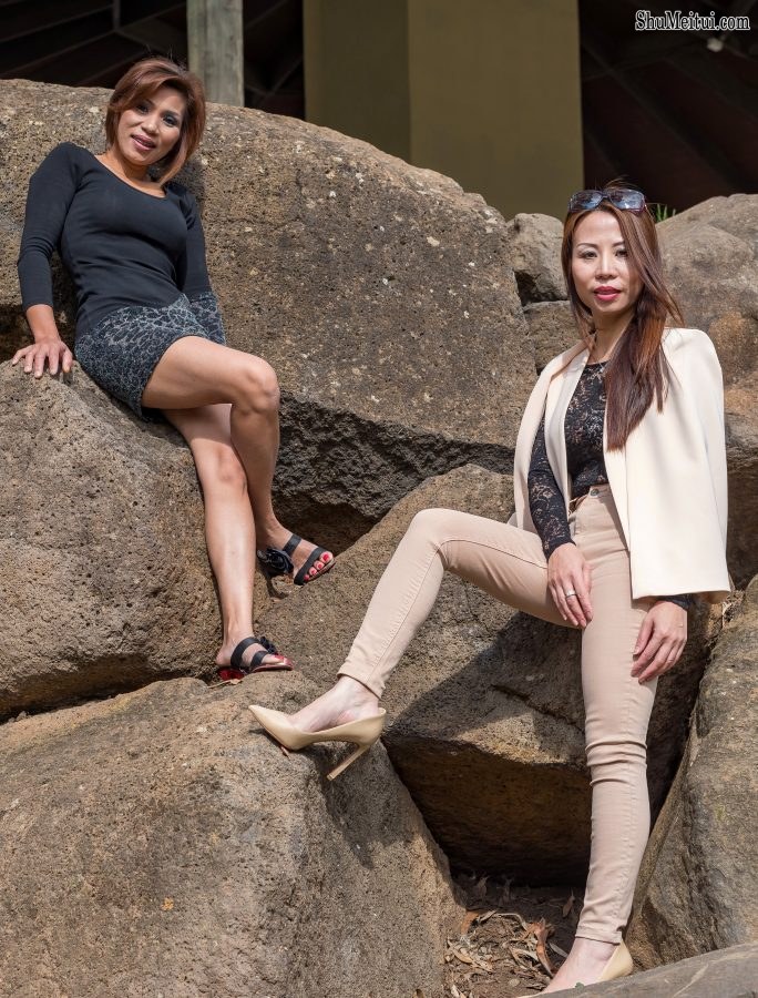 熟女姐妹花又穿高跟出来感觉穿裤子的姐姐气质更好一些[第17张/共33张]