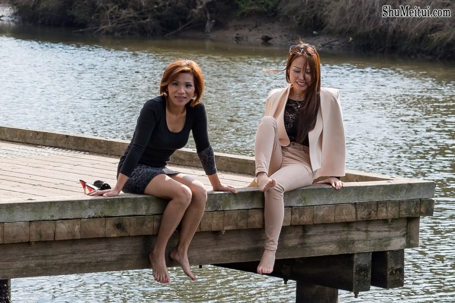 熟女姐妹花又穿高跟出来感觉穿裤子的姐姐气质更好一些[第32张/共33张]