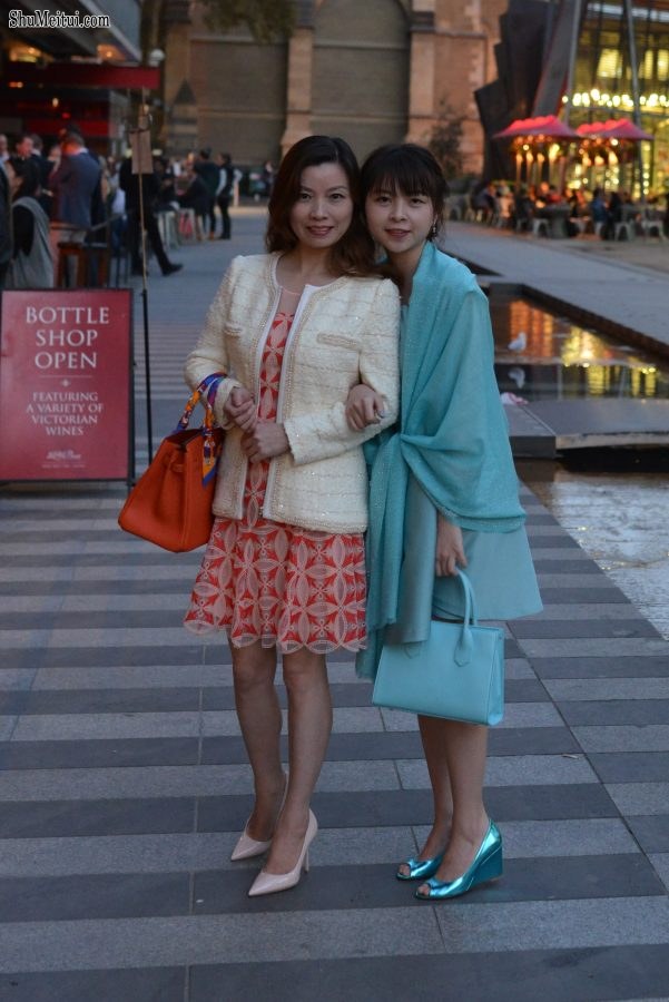 母女俩再次同框秀高跟美腿[第6张/共9张]