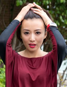 美丽又有气质的小姐姐喜欢露修长美腿