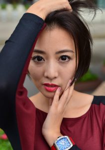 美丽又有气质的小姐姐喜欢露修长美腿