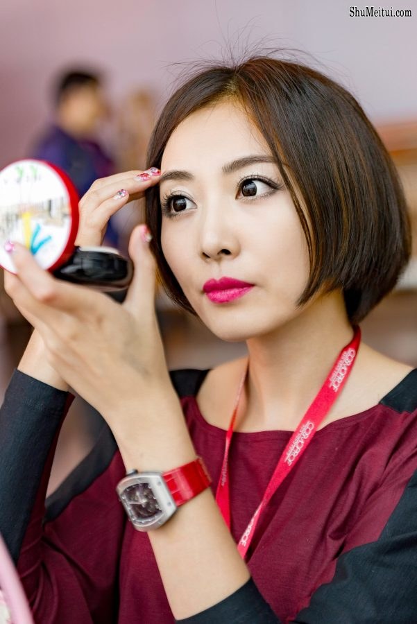 美丽又有气质的小姐姐喜欢露修长美腿[第4张/共16张]