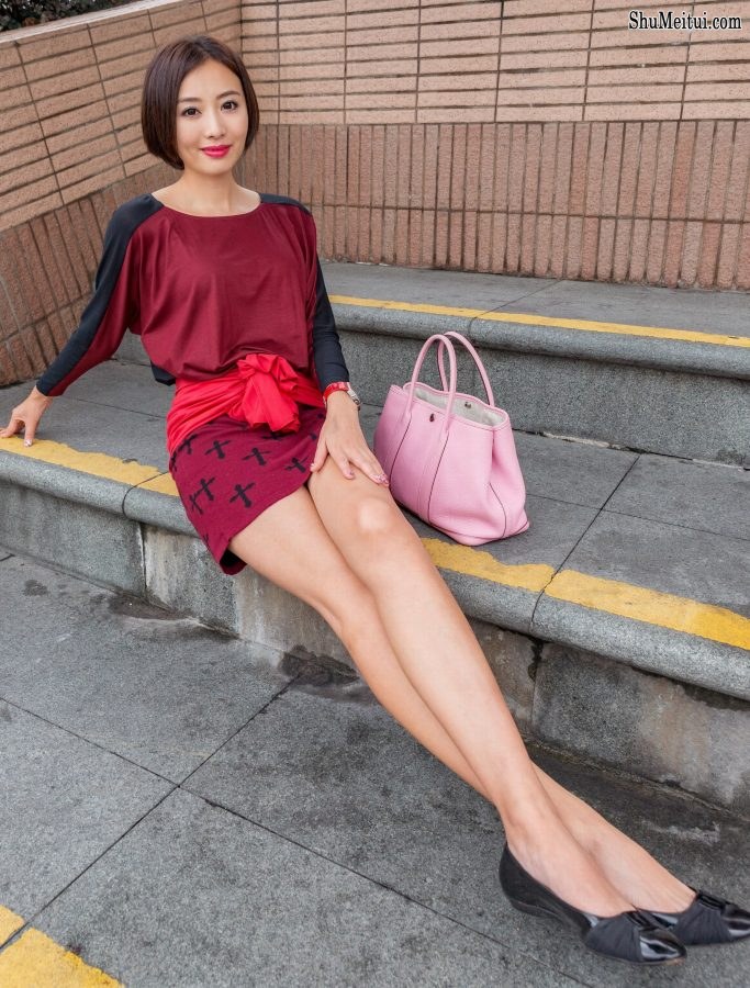美丽又有气质的小姐姐喜欢露修长美腿[第16张/共16张]