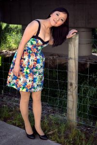 喜欢穿肉丝的妇女3套服装一次发完