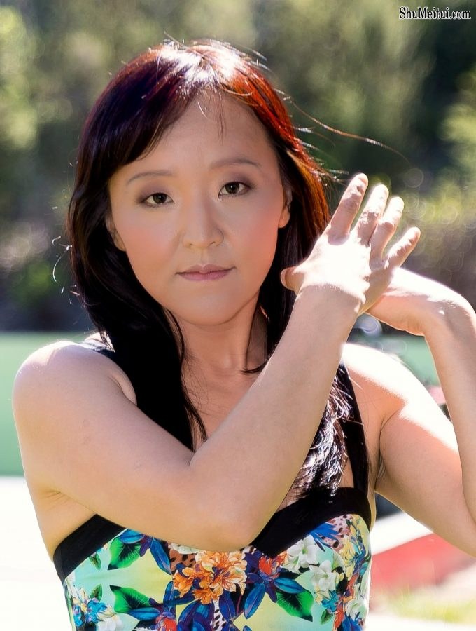 喜欢穿肉丝的妇女3套服装一次发完[第3张/共11张]