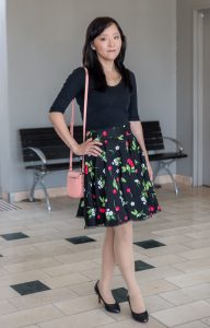 喜欢穿肉丝的妇女3套服装一次发完