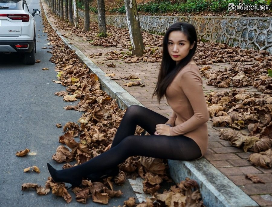 这位小姐姐你还能穿的更骚不[第15张/共33张]