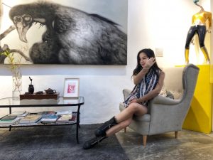 这位小姐姐你还能穿的更骚不