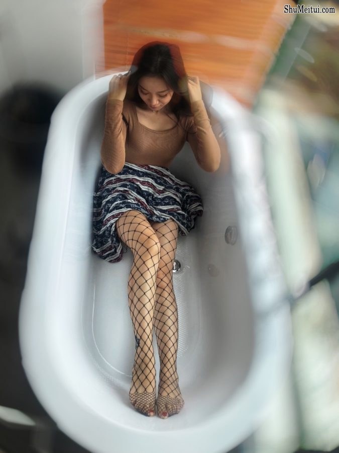 这位小姐姐你还能穿的更骚不[第31张/共33张]