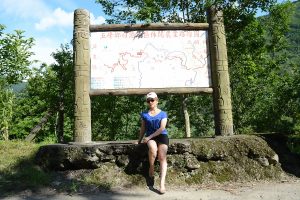 黄发成熟美妇人长腿外拍裙子太短透视装更诱惑