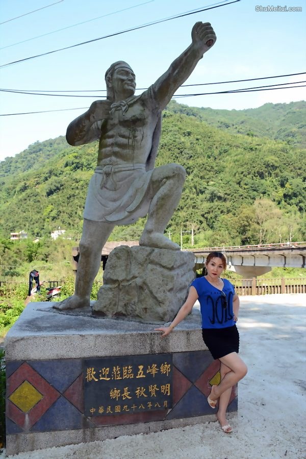 黄发成熟美妇人长腿外拍裙子太短透视装更诱惑[第27张/共63张]