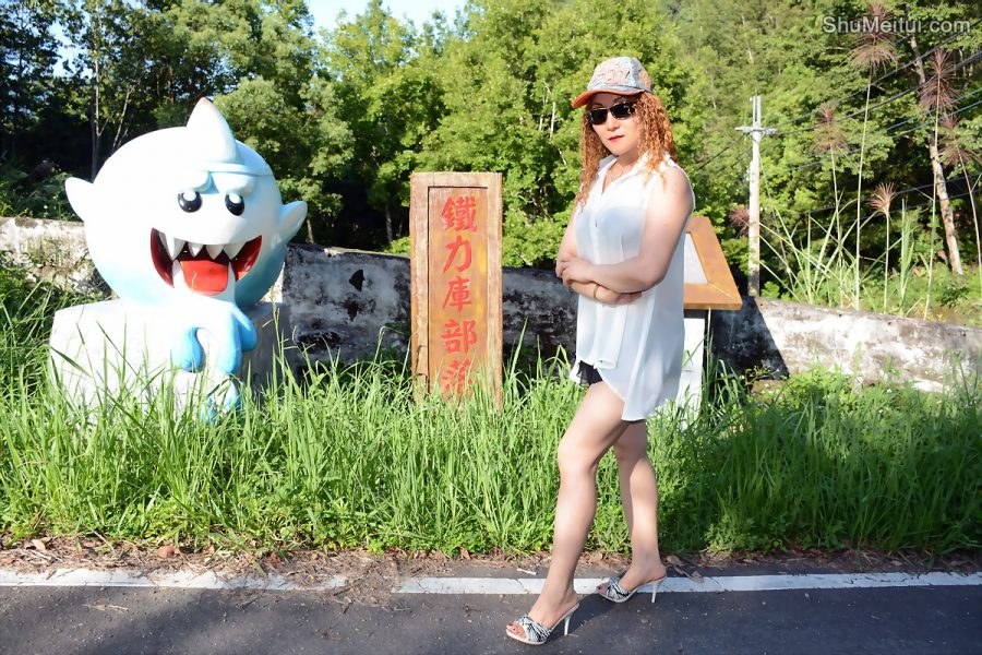 黄发成熟美妇人长腿外拍裙子太短透视装更诱惑[第38张/共63张]