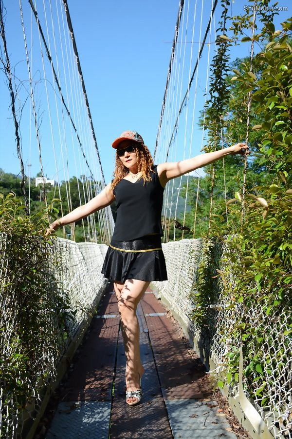 黄发成熟美妇人长腿外拍裙子太短透视装更诱惑[第46张/共63张]