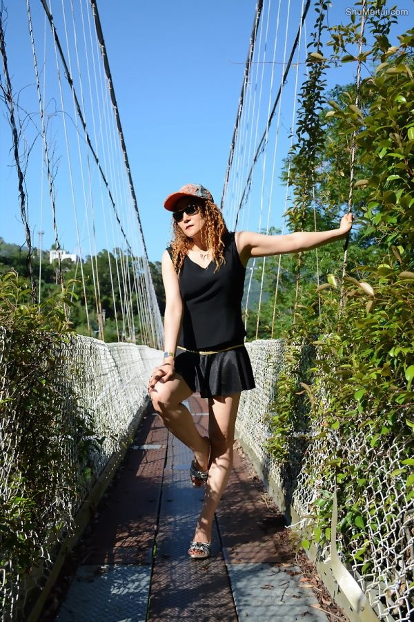 黄发成熟美妇人长腿外拍裙子太短透视装更诱惑[第47张/共63张]