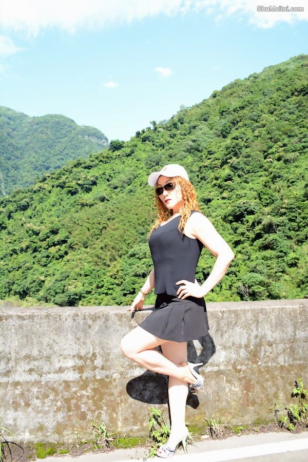 黄发成熟美妇人长腿外拍裙子太短透视装更诱惑[第63张/共63张]