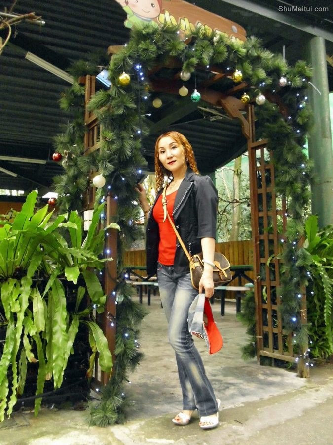 染了黄发的熟女宝岛甜甜这次穿上了牛仔裤配高跟鞋[第19张/共42张]