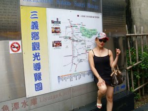 气质美姐环游台湾牛仔裤和短裙都很漂亮