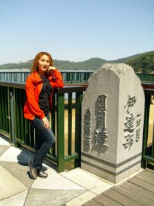 气质美姐环游台湾牛仔裤和短裙都很漂亮