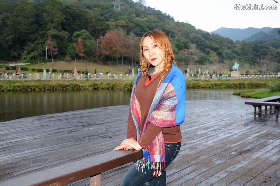 熟女宝岛甜甜秋日外拍景色醉人[第11张/共45张]