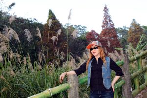 熟女宝岛甜甜秋日外拍景色醉人