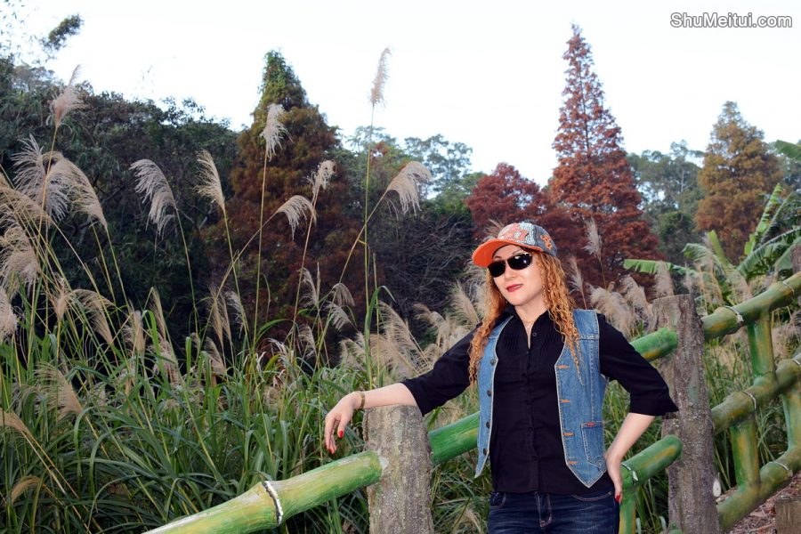 熟女宝岛甜甜秋日外拍景色醉人[第21张/共45张]