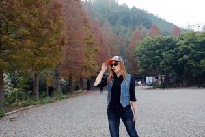 熟女宝岛甜甜秋日外拍景色醉人