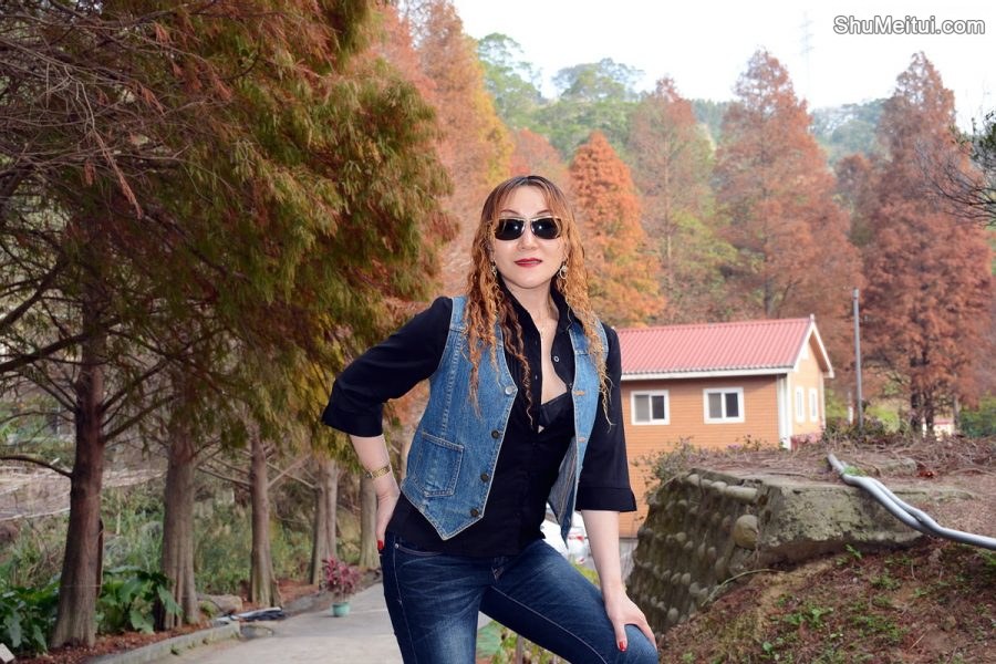 熟女宝岛甜甜秋日外拍景色醉人[第29张/共45张]
