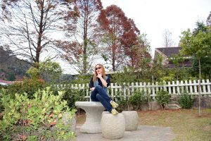 熟女宝岛甜甜秋日外拍景色醉人