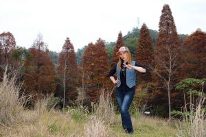 熟女宝岛甜甜秋日外拍景色醉人