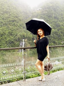 成熟魅力的甜甜姐美腿外拍