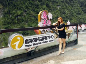 成熟魅力的甜甜姐美腿外拍