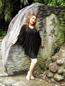 成熟魅力的甜甜姐美腿外拍