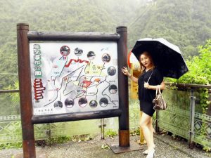 成熟魅力的甜甜姐美腿外拍