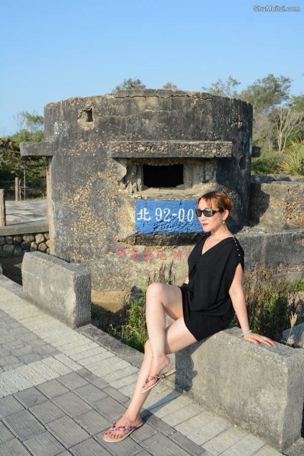 成熟魅力的甜甜姐美腿外拍[第4张/共24张]