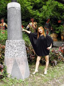 成熟魅力的甜甜姐美腿外拍