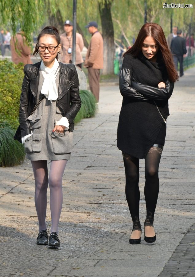 公园里几个素颜美女[第2张/共10张]