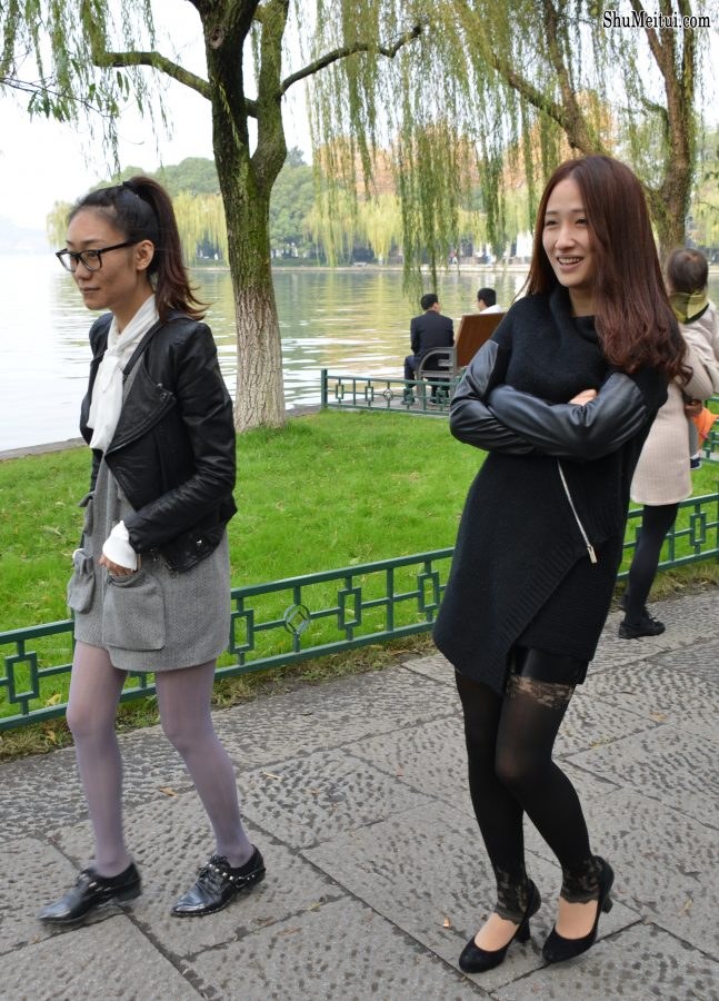 公园里几个素颜美女[第3张/共10张]