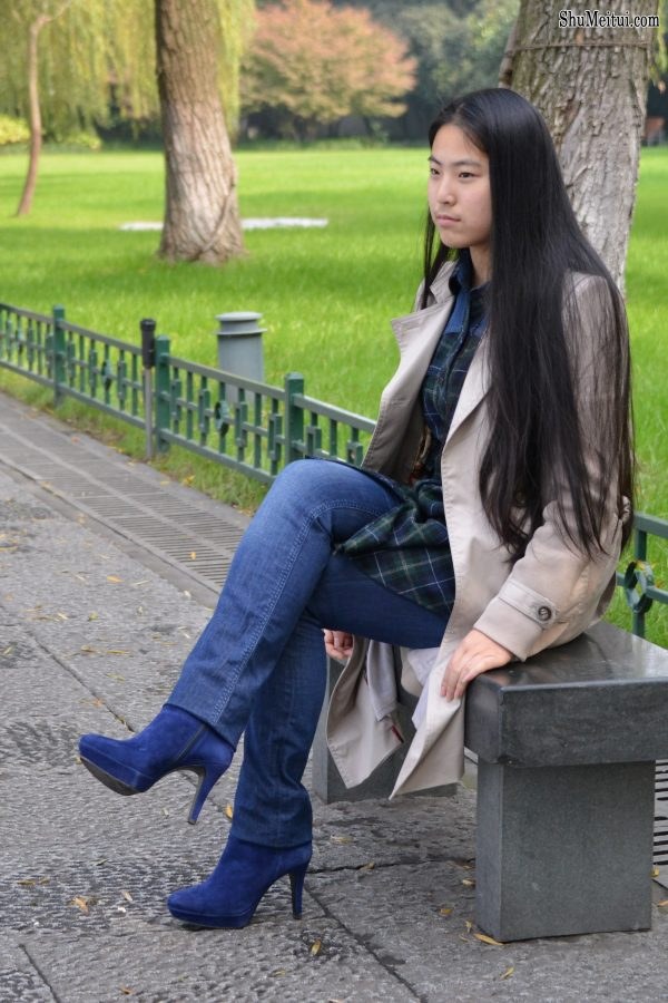 公园里几个素颜美女[第6张/共10张]