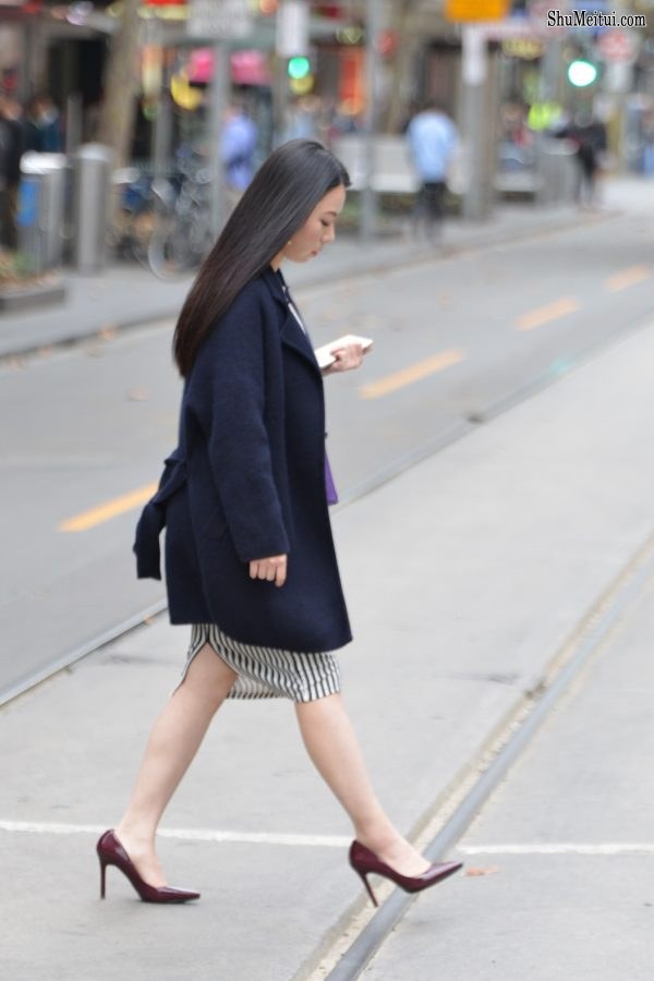 穿红色高跟鞋的气质老板娘[第2张/共4张]