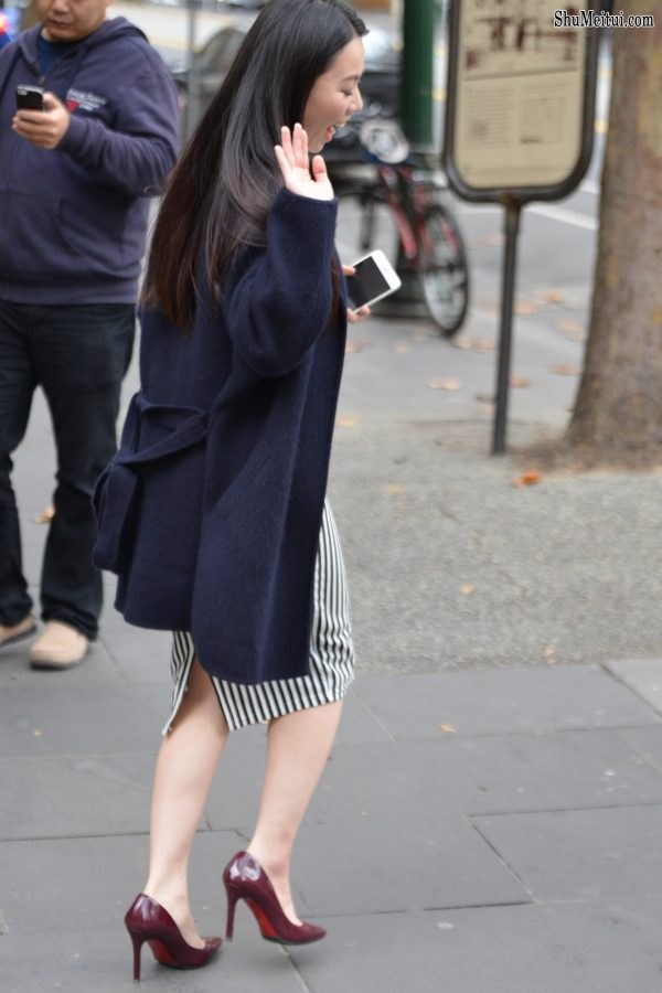 穿红色高跟鞋的气质老板娘[第3张/共4张]