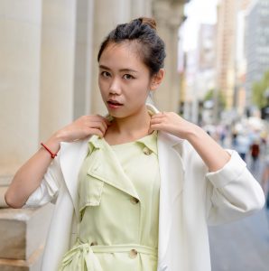 同时拍摄两姐妹两种风格各有特点