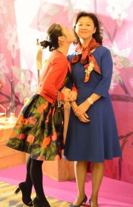 母女俩的高跟鞋各有味道