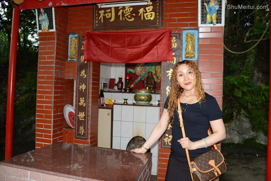 穿高跟拖鞋的金发长腿美妇在福建玩耍[第23张/共35张]