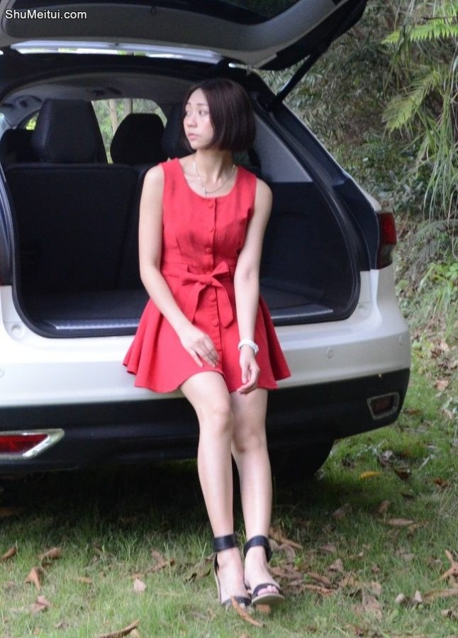 69姐的裙子好漂亮，只盼风来[第2张/共18张]