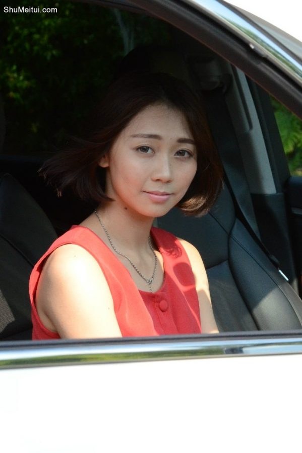 69姐的裙子好漂亮，只盼风来[第11张/共18张]