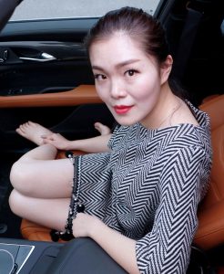 三七美妇太有范了，妥妥的大姐大 有木有？