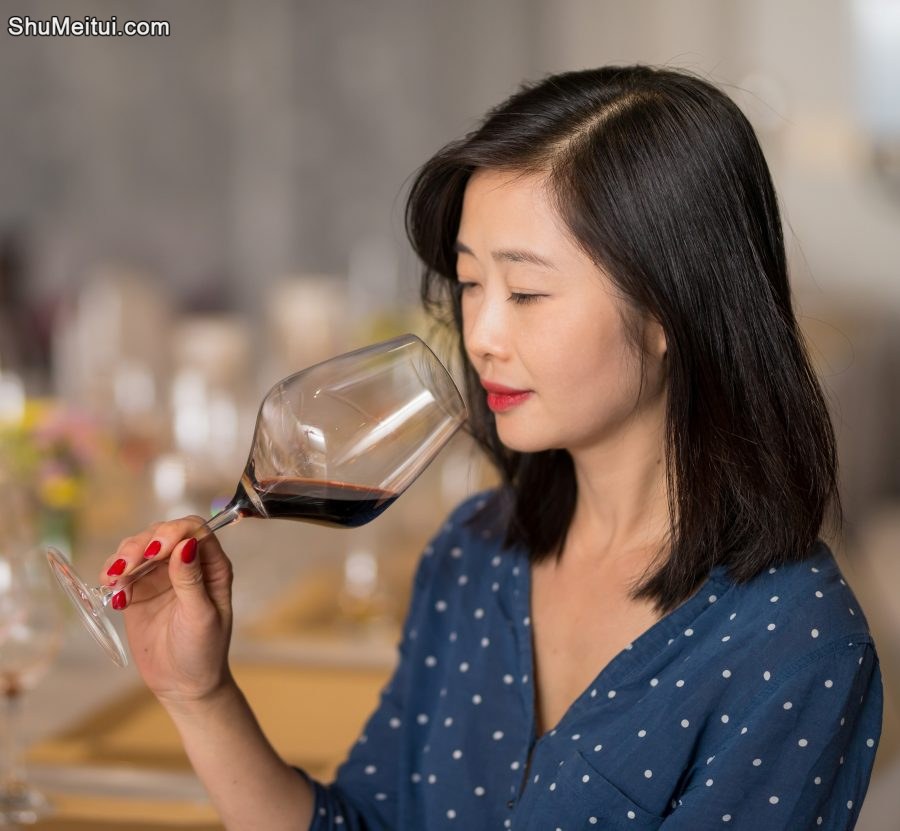 精致的熟女品味红酒高跟脚诱惑[第5张/共7张]