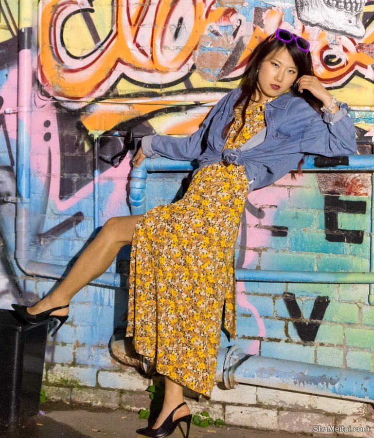 内心狂野的辛迪姐踩高跟鞋拍照片[第2张/共7张]