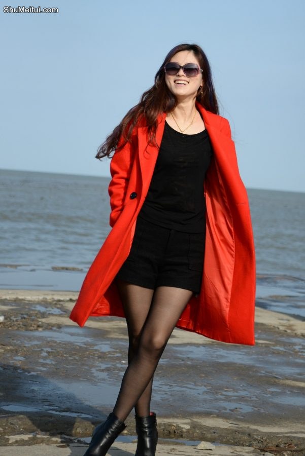 山妻的红衣黑丝怎么就这么搭，真不赖[第23张/共24张]