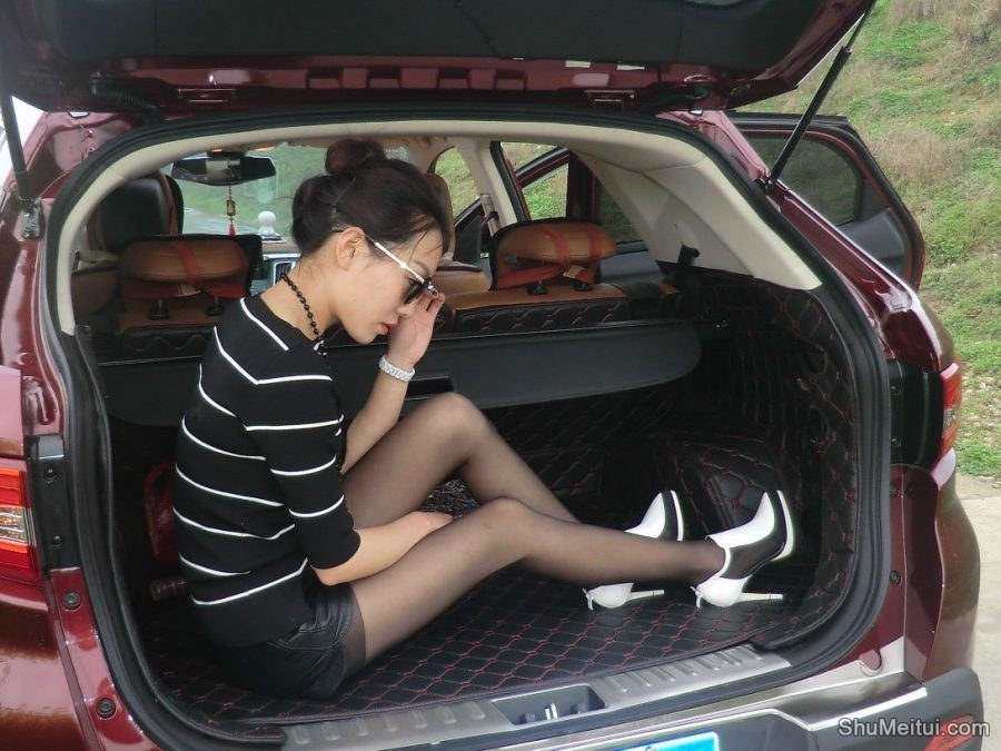 身材高挑的美嫂子皮裤+黑丝精彩[第7张/共32张]